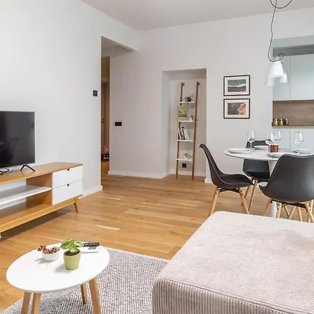 Family With Air-conditioning, Balcony, Free Parking! Pärnu