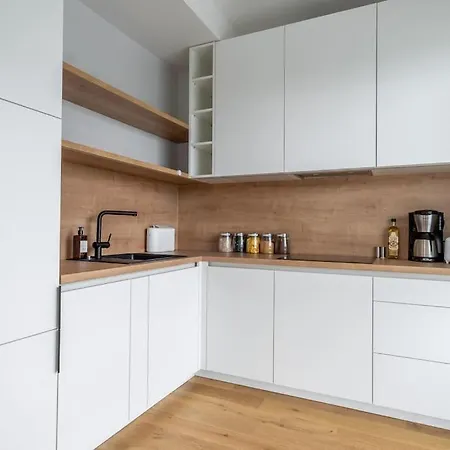 Lejlighed Family With Air-conditioning, Balcony, Free Parking! Pärnu